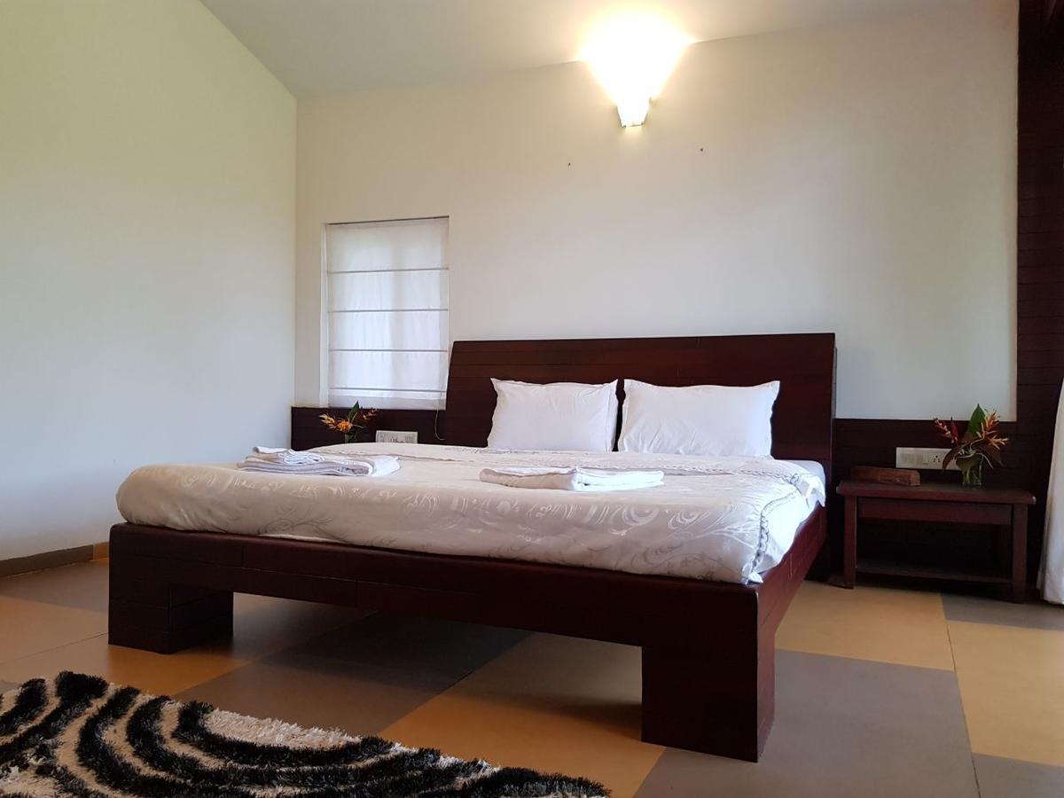 Cherilyn Monta Resort - Ratnagiri Vatul Luaran gambar