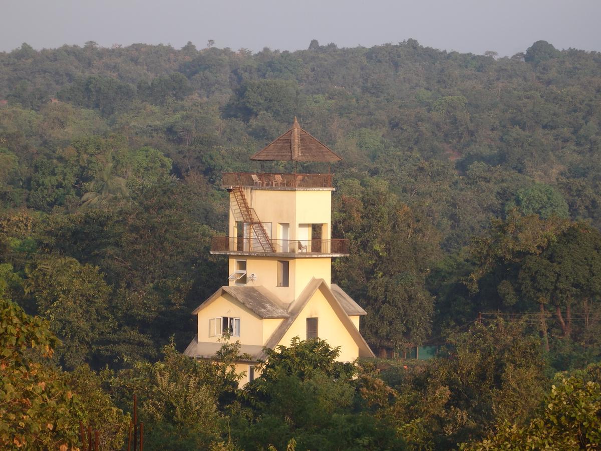 Cherilyn Monta Resort - Ratnagiri Vatul Luaran gambar